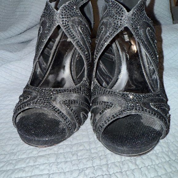 Gianni Bini Sharissah Heels | Black - Picture 4 of 10